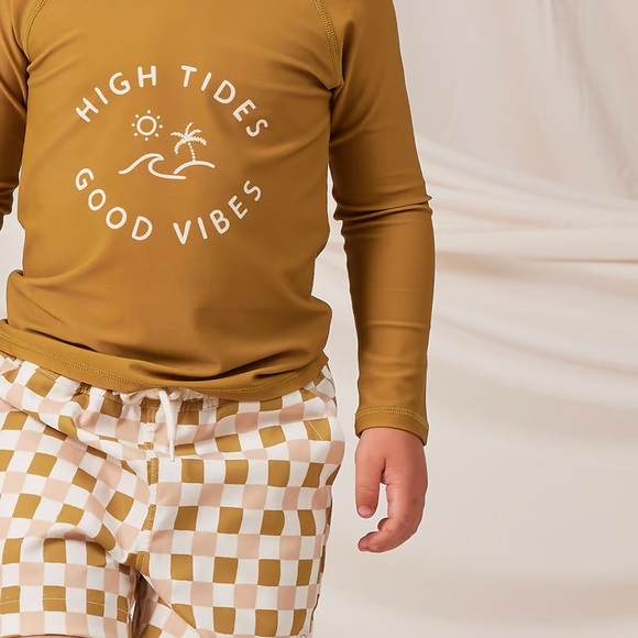 Rylee + Cru Rashguard Top Ochre - Picture 3 of 3